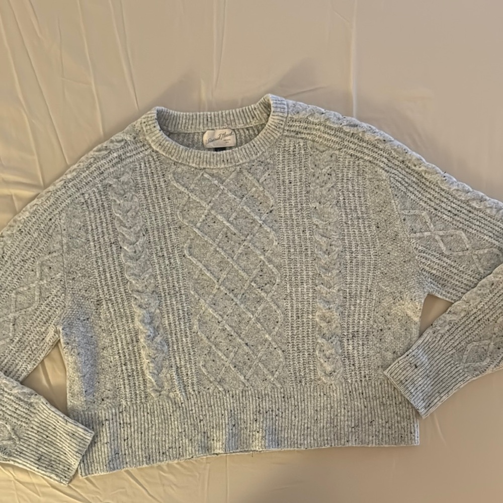 NWOT UNIVERSAL THREAD SWEATER